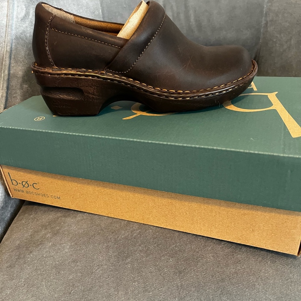 Brown Clogs - Picture 2 of 4